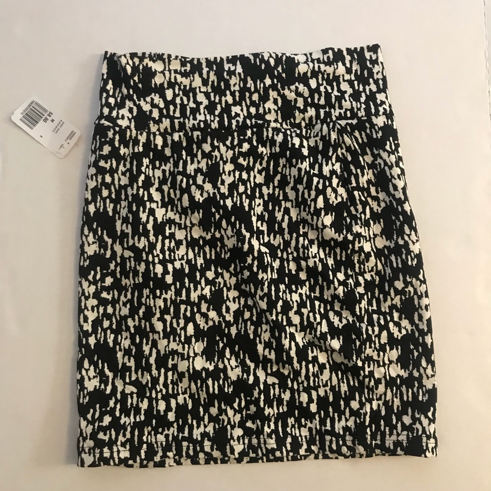 Black & white Forever 21 mini skirt